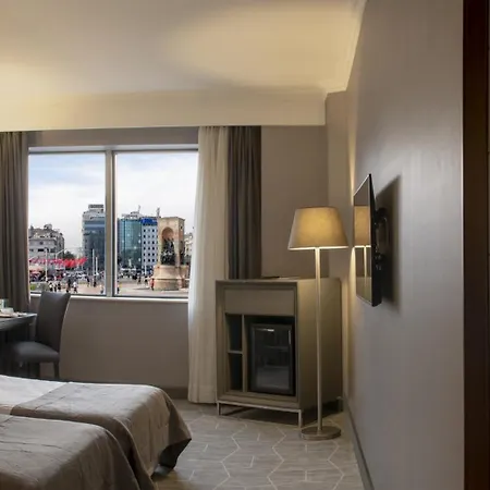 Taksim Square Szálloda 4*