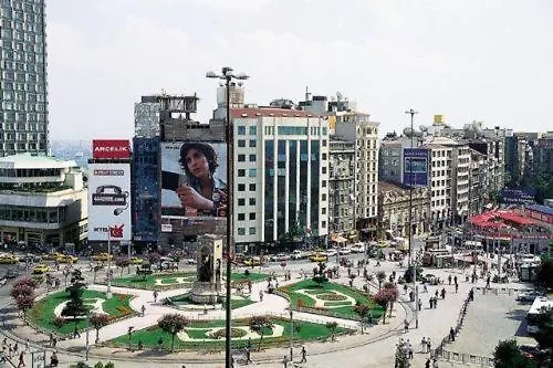 Taksim Square איסטמבול