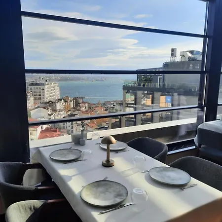 Taksim Square 4*