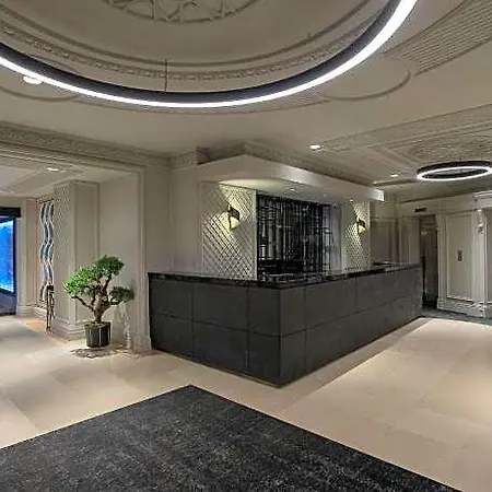 Taksim Square 4*
