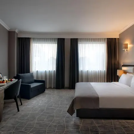 Taksim Square 4*