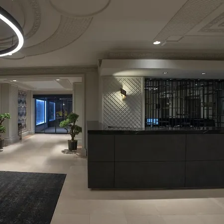 Taksim Square 4*