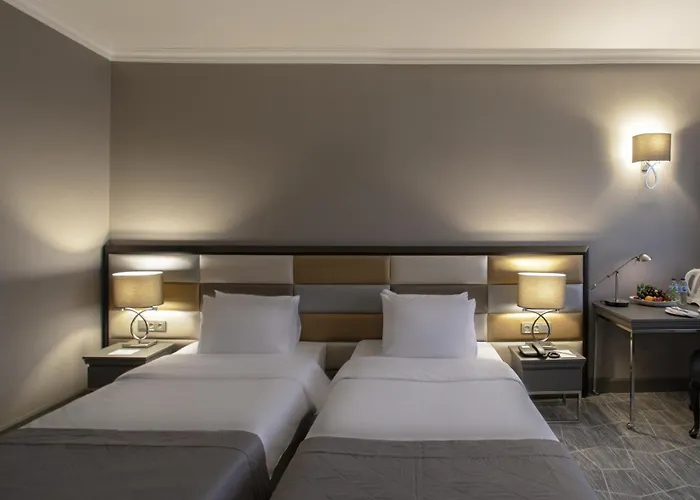 酒店 塔克西姆广场酒店 4*