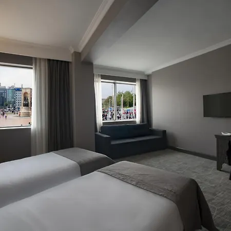 Taksim Square 4*